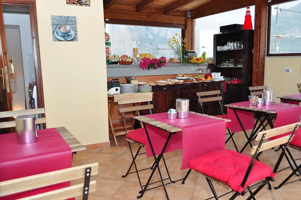 Rooms And Breakfast Zefiro San Vito Lo Capo 3*,  Italia