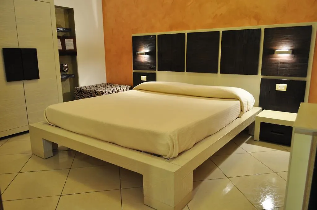Rooms And Breakfast Zefiro Italy